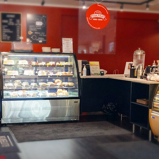 Nurmi & Sulosen Raisiosta löydät tuoreet kotimaiset leivät ja leivonnaiset